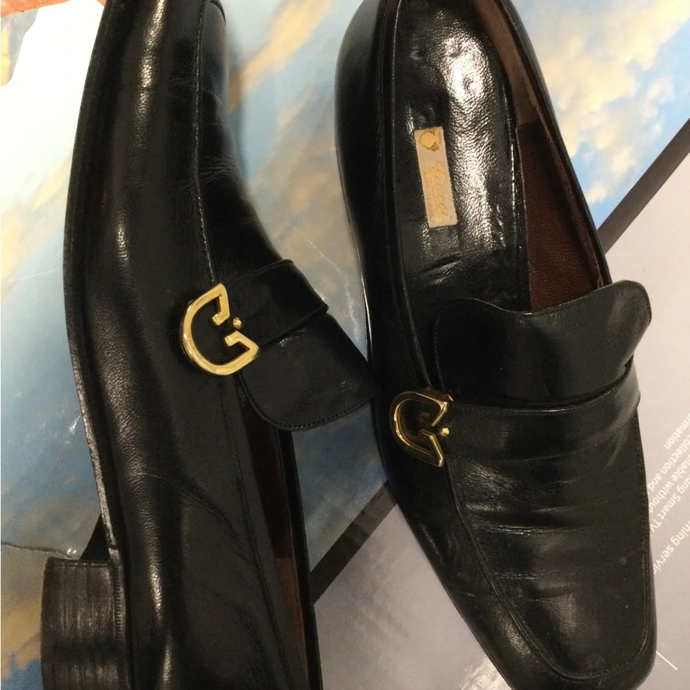 Gucci Black Leather Loafers with Gold G Buckle